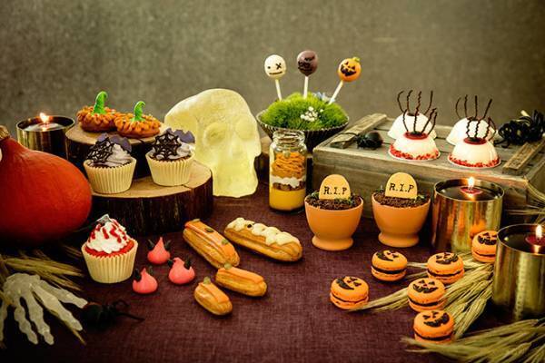 アンダーズ 東京からハロウィン限定スイーツ登場、"コワカワイイ"目玉ムースやミイラのエクレアなど