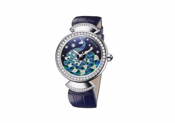 ブルガリの新作ウォッチ「ディーヴァ ドリーム パヴォーネ」空を舞う孔雀を表現、135粒のダイヤモンド