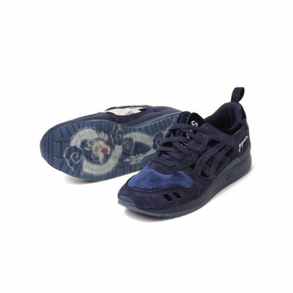 ビームス×アシックスタイガー×ミタスニーカーズのコラボスニーカー、スカジャンから着想した龍の刺繍