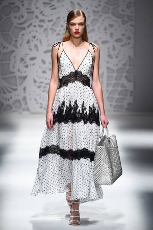 ブルマリン 2018年春夏コレクション - 控えめな表現は女性の奥ゆかしさに通じる