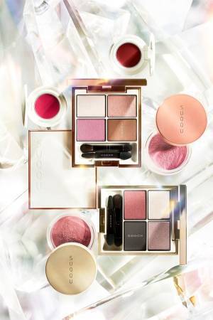 SUQQU”雪の結晶”をイメージしたクリスマス メイクアップ、限定アイシャドウやリップスティック