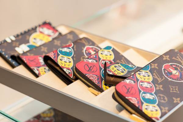 ルイ・ヴィトンの限定ストア、南青山にオープン - 山本寛斎がデザインしたモチーフをレザー小物に