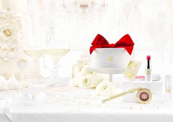 コスメデコルテのクリスマスコフレ - 人気のアイグロウ ジェムやルージュをセットに