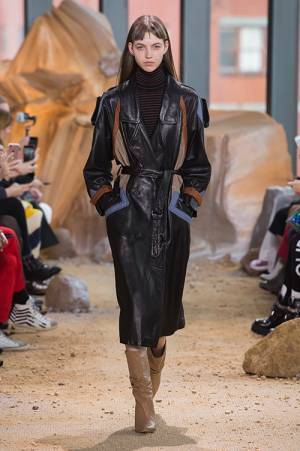 ラコステ 2018年春夏ウィメンズコレクションをライブ配信