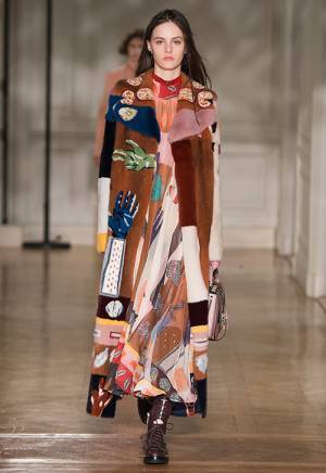 ヴァレンティノ 2018年春夏コレクションをライブ配信