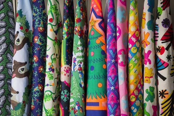 ラッシュ、クリスマス限定「ノットラップ」が登場 - スカーフとしても使えるギフトラッピング用クロス