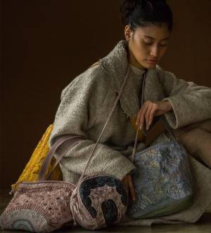 HaaT 17年秋冬より10月新作、"鳥の巣"をイメージした刺繍入りコートや千鳥格子のニットコート