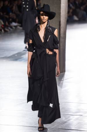 ヨウジヤマモト 2018年春夏コレクション - 後ろ髪惹かれる過去の愛