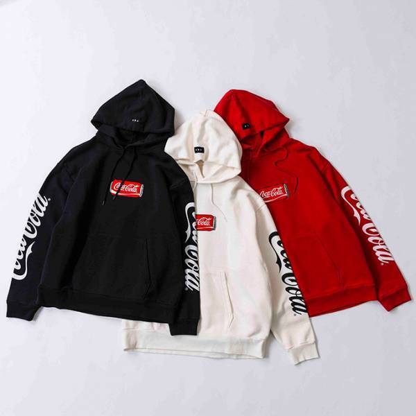 「ラフォーレ原宿×コカ・コーラ」ロゴ入りポーチやパーカー - ローリーズファームなど参加