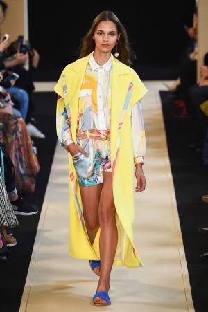 レオナール 2018年春夏コレクション - 夏の思い出作りにドレスとスイムウェアを握りしめて