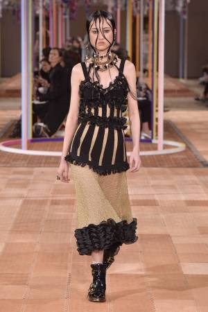 アレキサンダー・マックイーン 2018年春夏コレクション - 英国ガーデンの花々がドレスを仕立てると