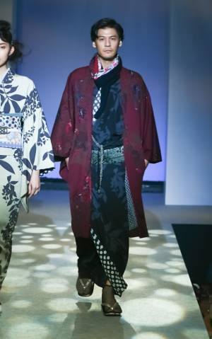 ジョウタロウ サイトウ2018年新作コレクション - 大切なのは遊び心、花々や猫と“大人”を謳歌する