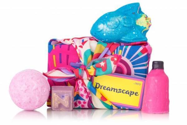 ラッシュのクリスマス限定ギフト - スノーマン型のバブルバーやキラキラのシャワージェルをセットに