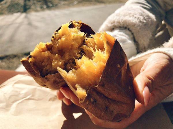 「品川やきいもテラス」焼き芋フードフェス、しっとり系＆ほくほく系など厳選いもを野外こたつで味わう