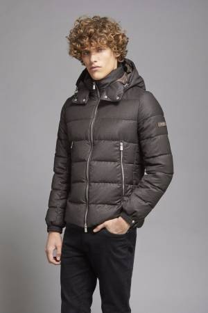 タトラス 2017年秋冬メンズ&ウィメンズの新作ダウンコート - 限定ストア全国巡回も