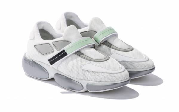 プラダ新スニーカー「プラダ クラウドバスト」パステルカラー展開、アニメーションからインスパイア