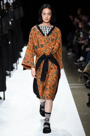 ヘンリック ヴィブスコフ 2018年春夏コレクション - ポップなテキスタイルで“睡眠”を表現