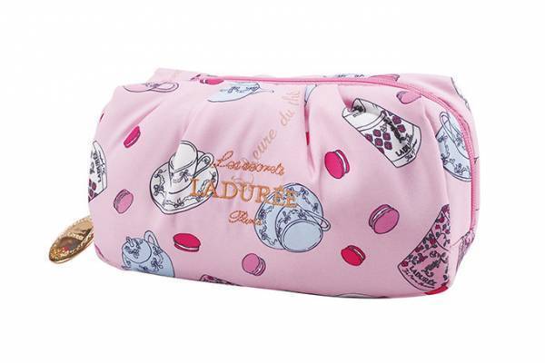 スクレ・ラデュレのクリスマスグッズ、マカロン柄のポーチや子猫モチーフの手帳など