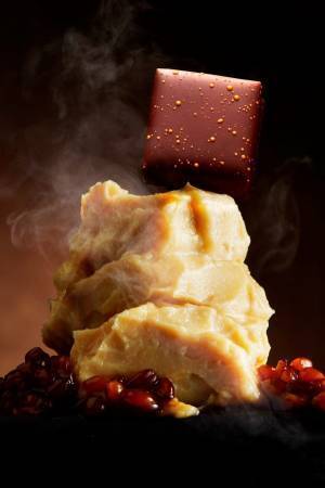 パティシエ エス コヤマから「梅干し」や「奈良漬」を使った新作チョコレート