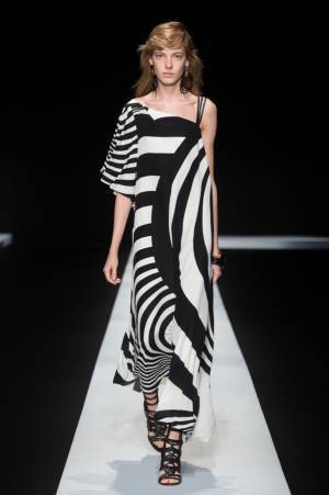 タエ アシダ 2018年春夏コレクション -  大胆なグラフィックを優雅さとともに