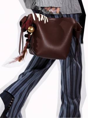 アクネ ストゥディオズの「Musubi Bag」に新作 - ”着物の帯締め”風にレザーを結んだバッグ