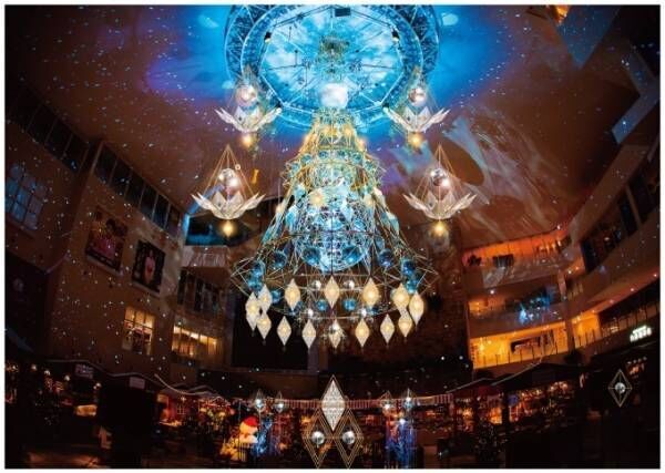 大阪・うめだ阪急のクリスマスイルミネーション「光のヒンメリ」全長8mのミラーボールが幻想的に光を放つ