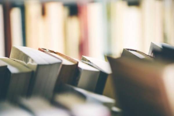 本屋が運営するホテル「ランプライトブックスホテル名古屋」24時間灯りの消えない本屋とカフェ併設