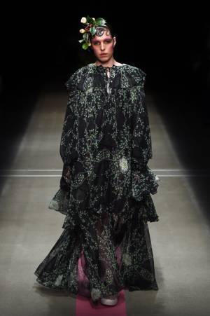 ヴィヴィアンノ スー2018年春夏コレクション - 芽生えから咲き、枯れるまで…循環する“花の一生”