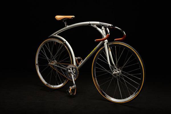 企画展「自転車の世紀」千葉佐倉市立美術館で、100年以上前の自転車や未来型アクセサリー