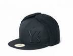 Y’s×ニューエラ、漆黒の新作4型 - “ロゴを隠す”ニット帽や刺繍ロゴを配したコーチジャケットなど