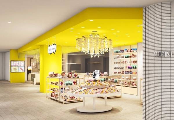 カルビーの新業態「Yesterday’s tomorrow」懐かしいお菓子が大集合、雑貨販売も