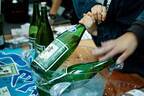 「Aoyama Sake Flea」青山 国連大学中庭で、全国31蔵元100種以上の日本酒を飲み比べ