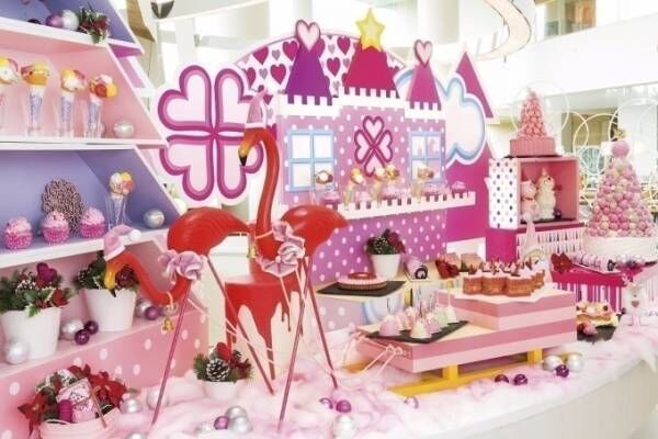 ヒルトン東京ベイ、ピンク好きに贈るクリスマススイーツブッフェ開催