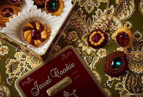 Q-pot.から「ジャムクッキー」がモチーフのアンティークジュエリー風ネックレスやピアス