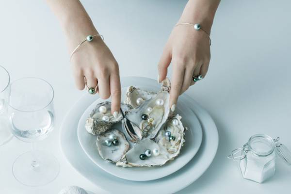 ジュエリーブランド「oeau(オー)」期間限定ストアが六本木＆銀座に、カラーストーンの新作リングなど