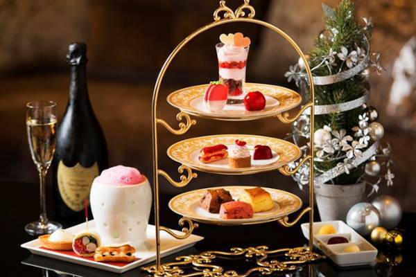 「クリスマス アフタヌーンティー」ホテル インターコンチネンタル 東京ベイで、苺尽くしのスイーツ
