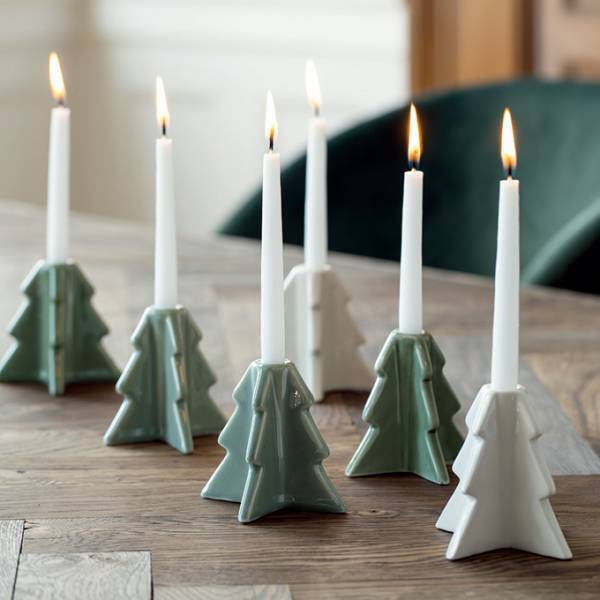 デンマーク発雑貨店「ソストレーネ グレーネ」のクリスマス、ツリー型のキャンドルホルダーなど