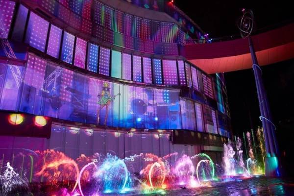 「ワンピースウォータースペクタクル2」福岡・キャナルシティ博多で、迫力のプロジェクション映像×噴水