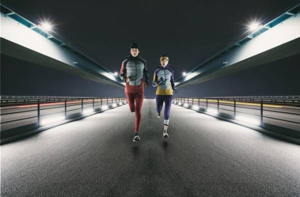 ナイキラボ×アンダーカバー「GYAKUSOU」新作コレクション、幾何学模様のランニングジャケットなど