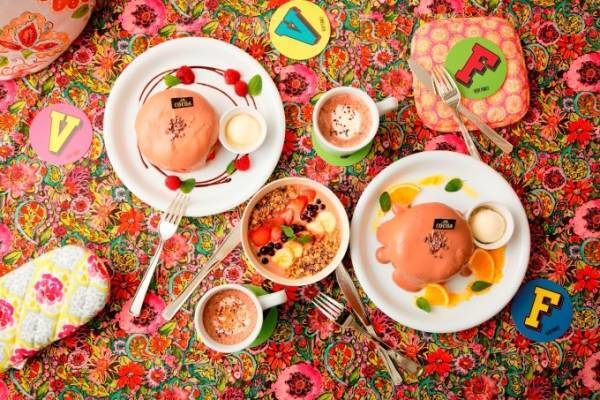 “ふわふわ半熟”パンケーキ専門店「ベリーファンシー」から森永ココアとコラボした限定メニュー