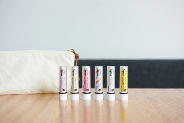 “リップクリーム”のようなふせん「リップノ」使いたい長さに調節して使える