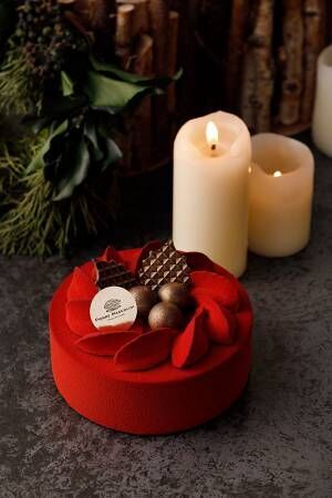 ピエール マルコリーニのクリスマス- 赤くほろ苦い大人のチョコレートケーキ