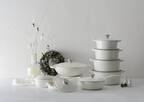 ル・クルーゼの限定「ホワイトクリスマス」キッチンウェア、フラワーモチーフを施した鍋や星形の皿