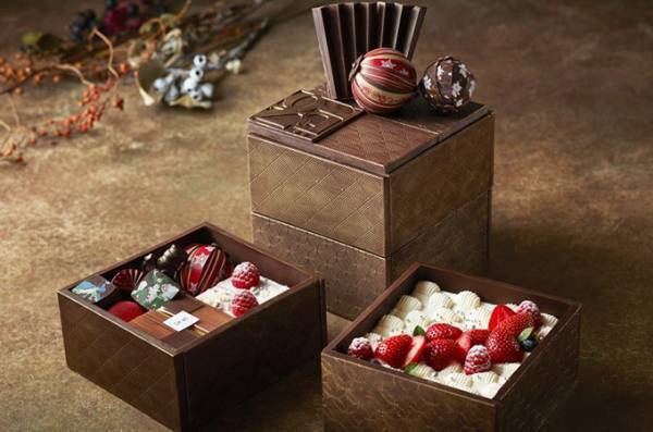 ホテル雅叙園東京のクリスマスケーキ、チョコレートの“玉手箱”やツリーを飾ったモンブラン