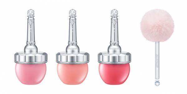 ジルスチュアートから“コットンキャンディパフ”で仕上げる新ルースチークやいちごリップの新色