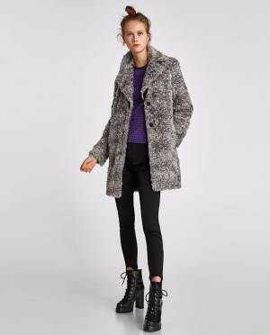 ZARAから新作チェック柄コートやリバーシブルアウター