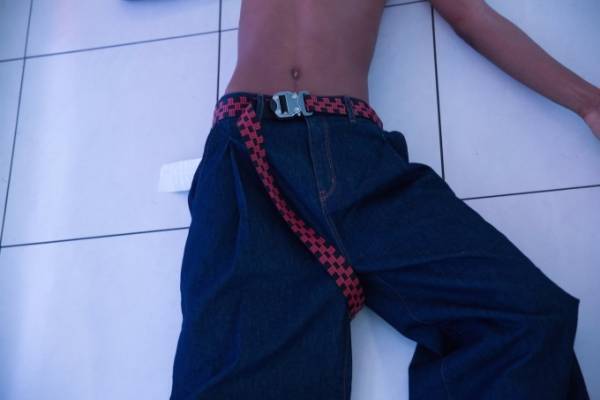 マイン×エドウインのコラボデニム登場、"モダン風"ストリートワイドパンツ