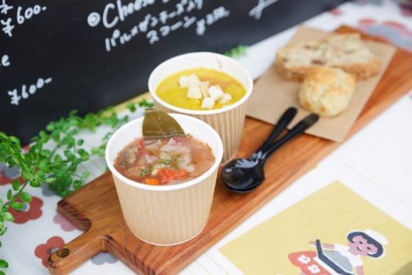 関西蚤の市が兵庫・JRA阪神競馬場内で開催 - アンティーク食器や古着、フードが全国から集結