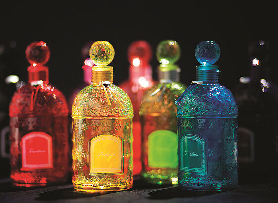 ゲランの限定フレグランス「カラー ビーボトル」日本上陸、カラフルなボトルに人気香水を詰め込んで