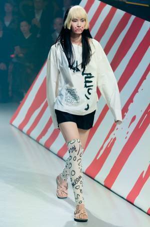 ヴィヴィアン・ウエストウッド アングロマニア“祭り”会場で魅せる新しいエコファッション